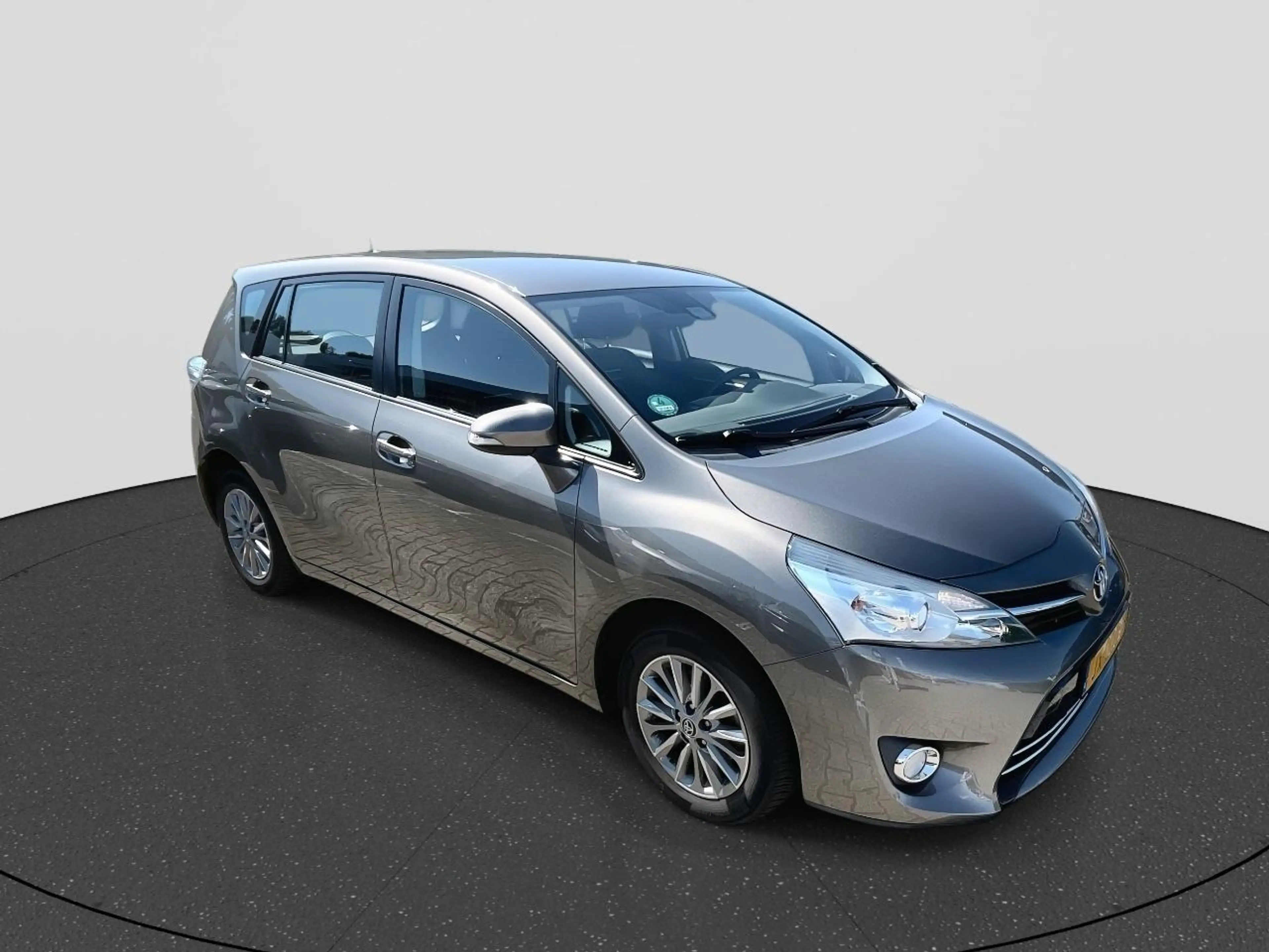 Toyota Verso 1.8 VVT-i Aspiration — photo 3