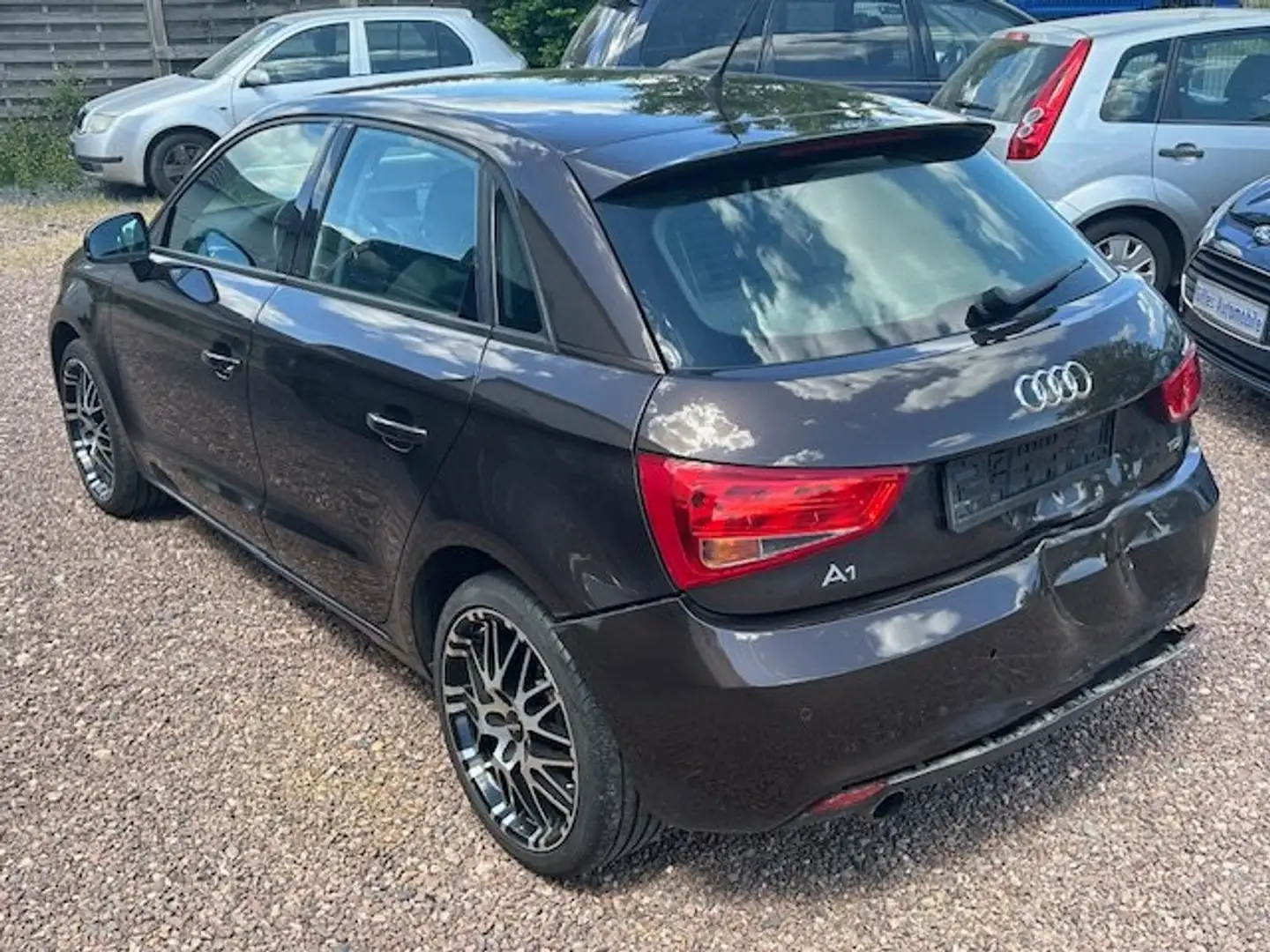 Audi A1 1.6 TDI Sportback Navi Alu 5 Türen Teilleder Marrón - 1