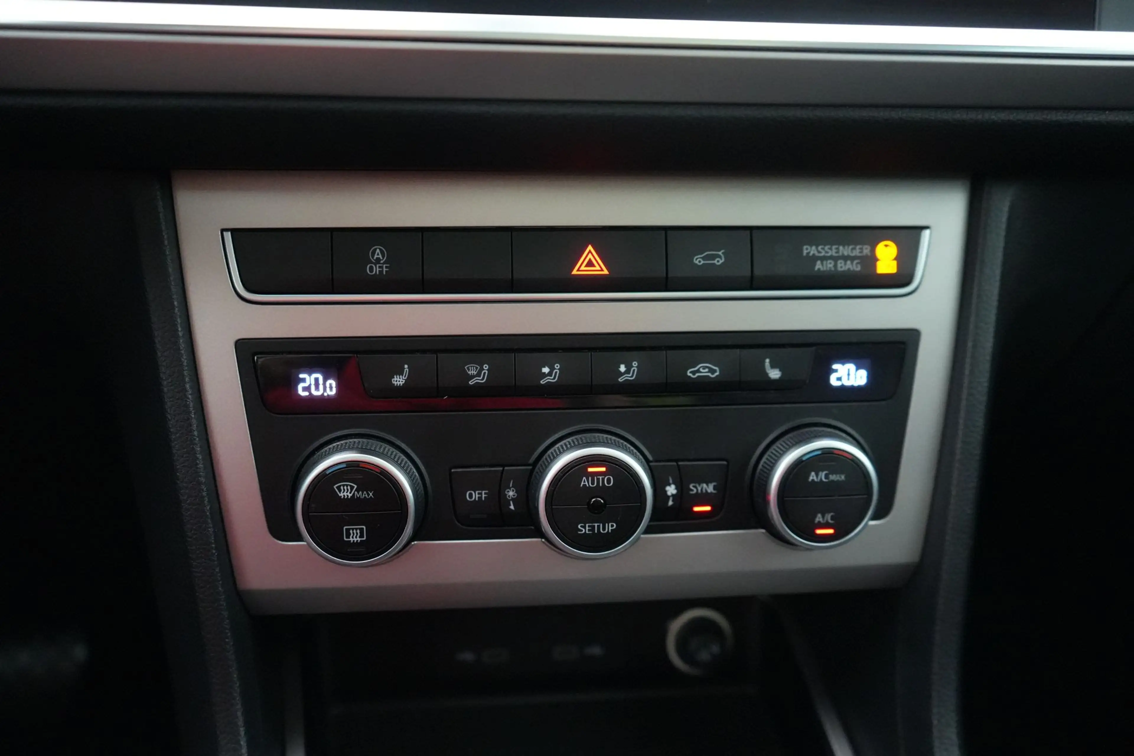 SEAT Ateca 1.5 TSI Xperience DSG LEDER/CUIR LED GPS PDC CAM P — photo 25