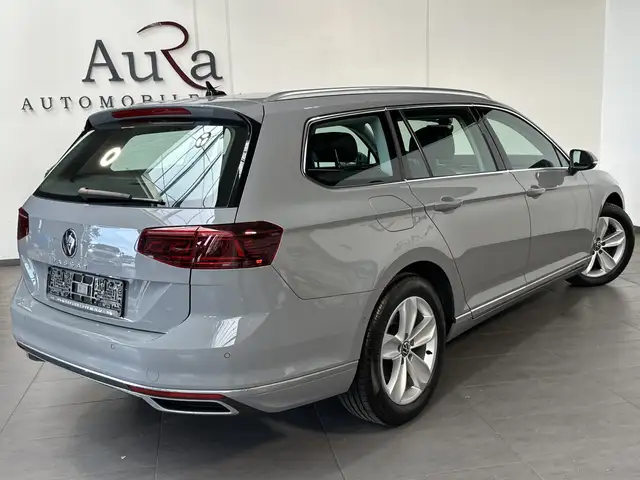 Volkswagen Passat view 4