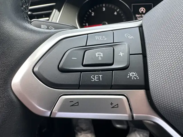 Volkswagen Passat view 15