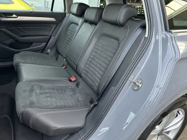 Volkswagen Passat view 12