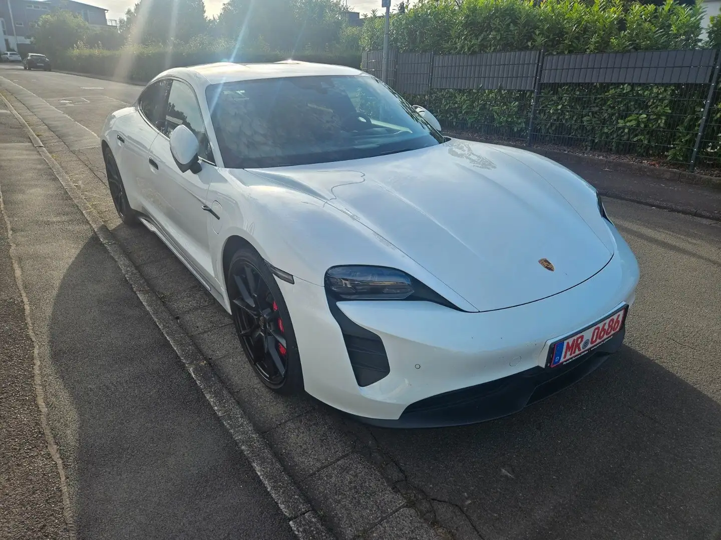 Porsche Taycan GTS *BOSE/21"Alu/Kamera/1.Hand* Weiß - 2