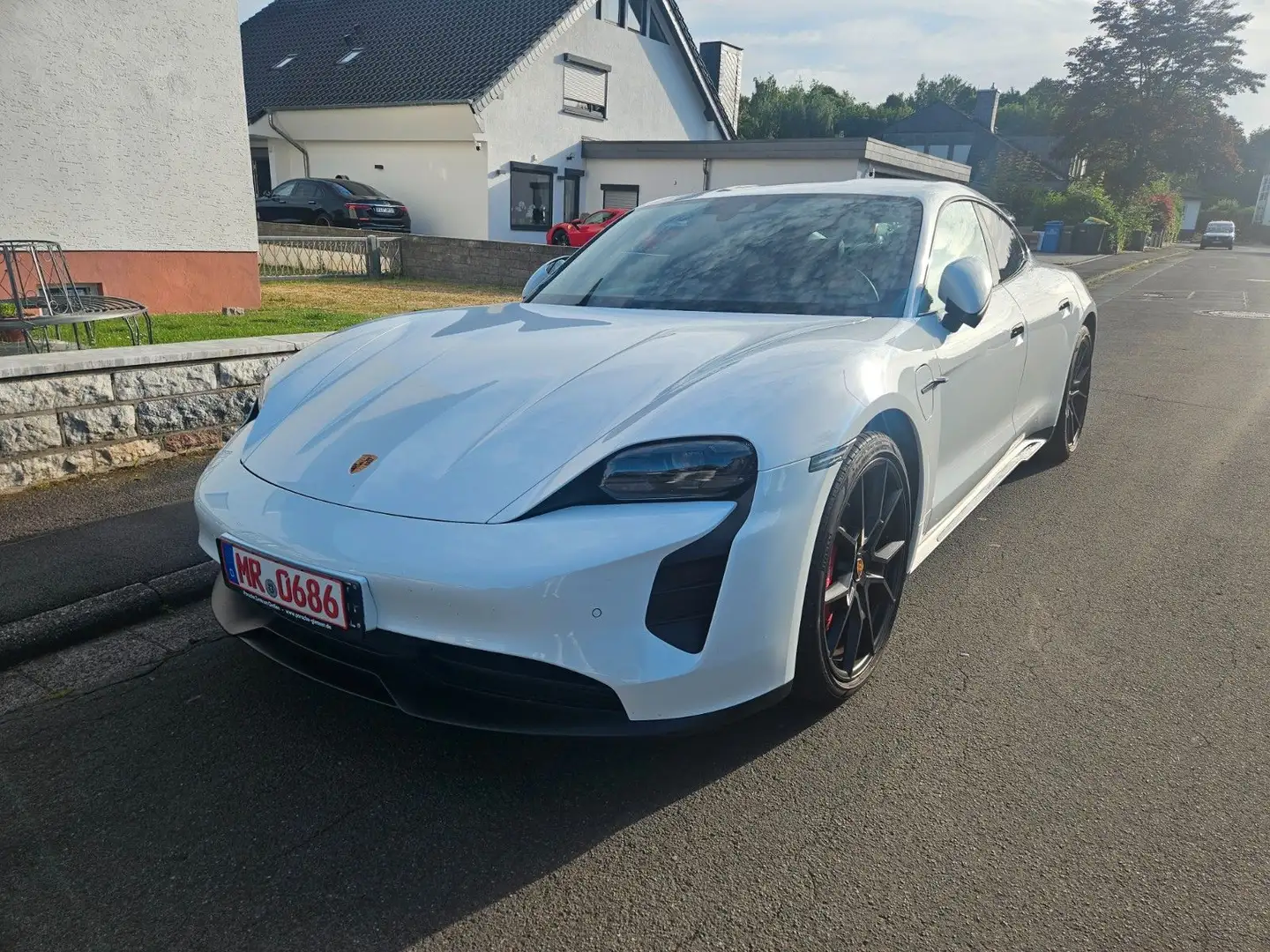 Porsche Taycan GTS *BOSE/21"Alu/Kamera/1.Hand* Weiß - 1