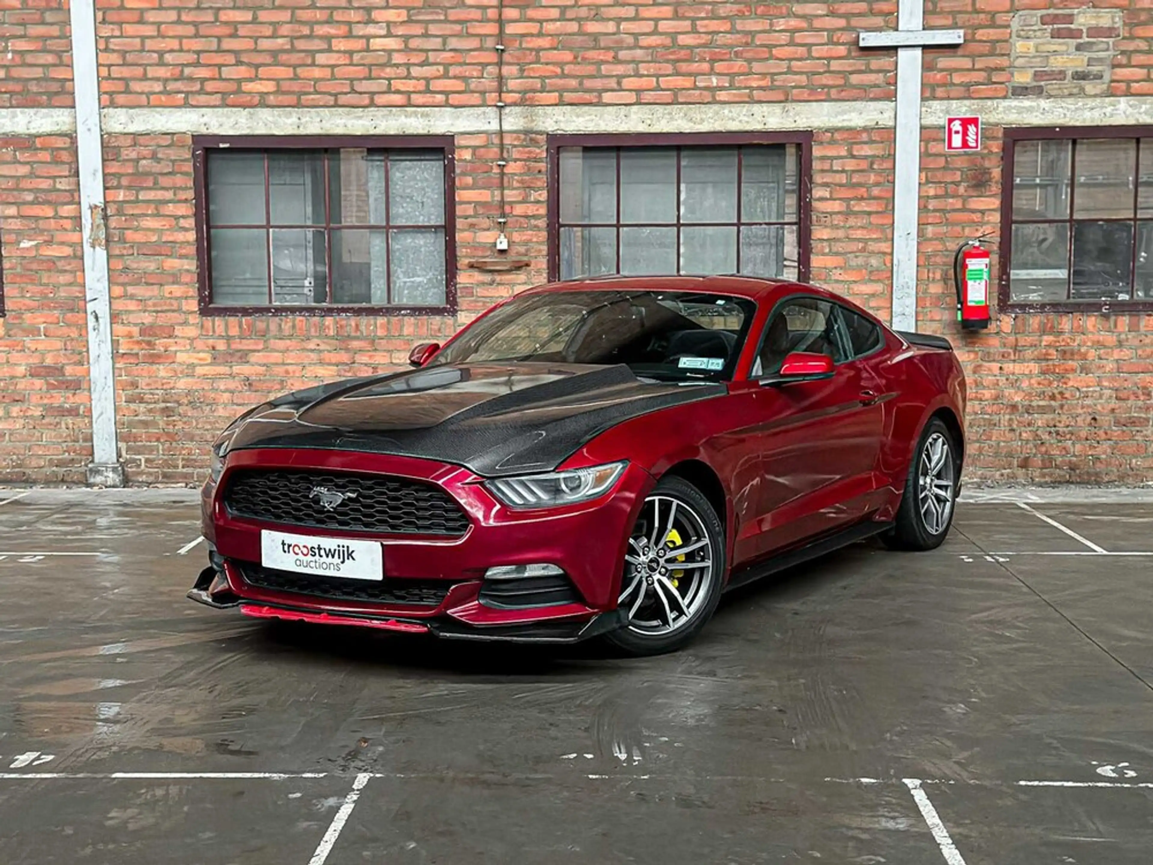 Ford Mustang Ecoboost Premium Coupe — photo 2