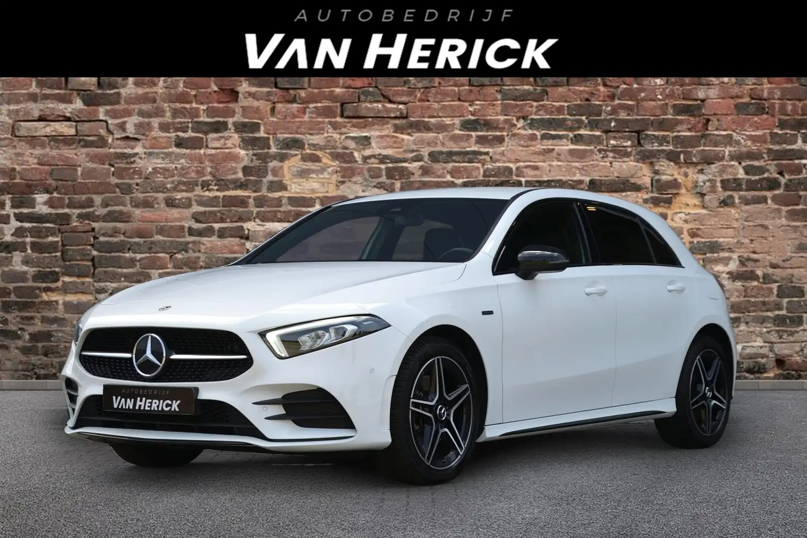 Mercedes-Benz A 250 e AMG Line Edition | Night pakket | Ambiance verli Wit - 1