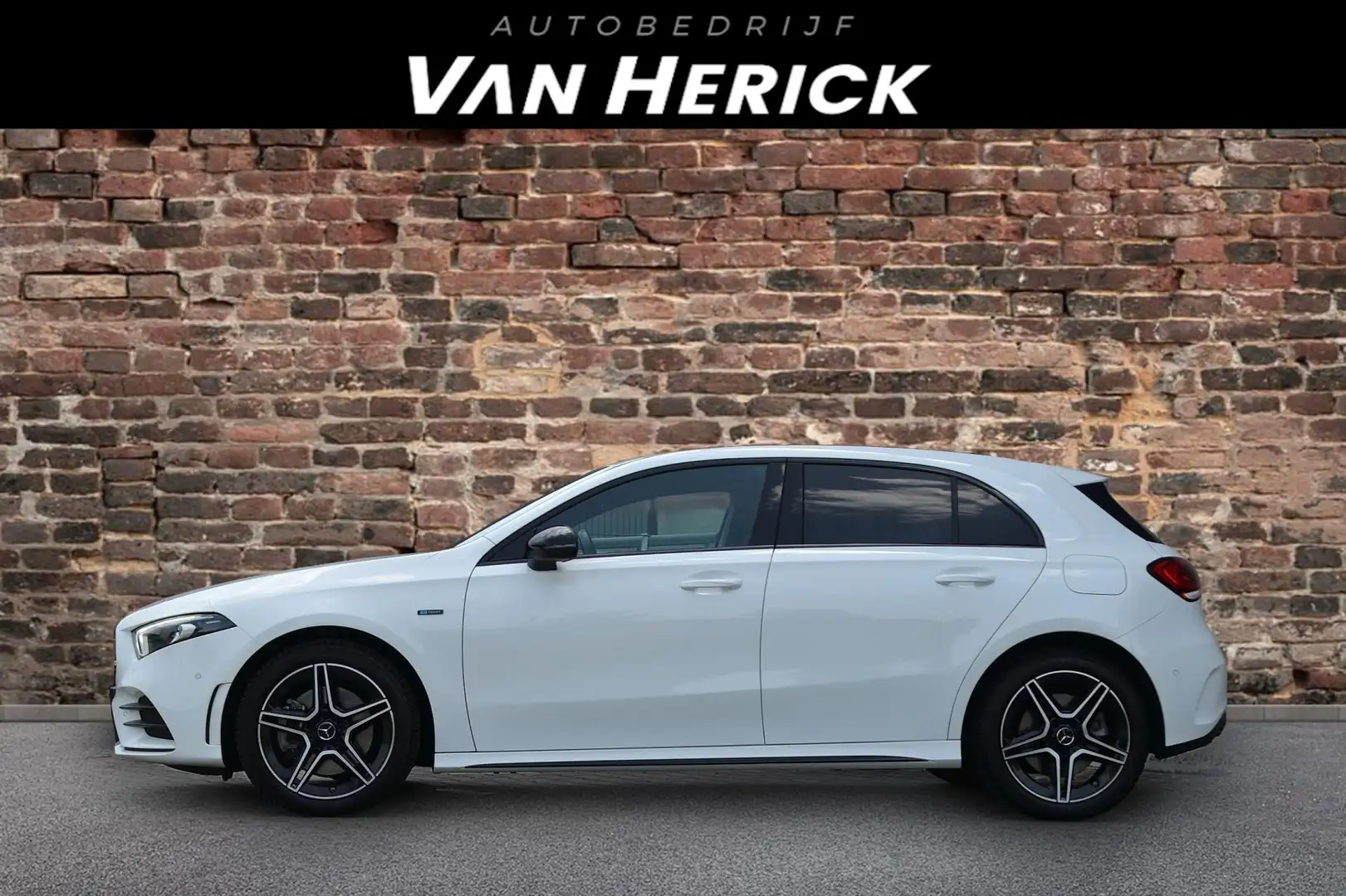 Mercedes-Benz A 250 e AMG Line Edition | Night pakket | Ambiance verli Wit - 2