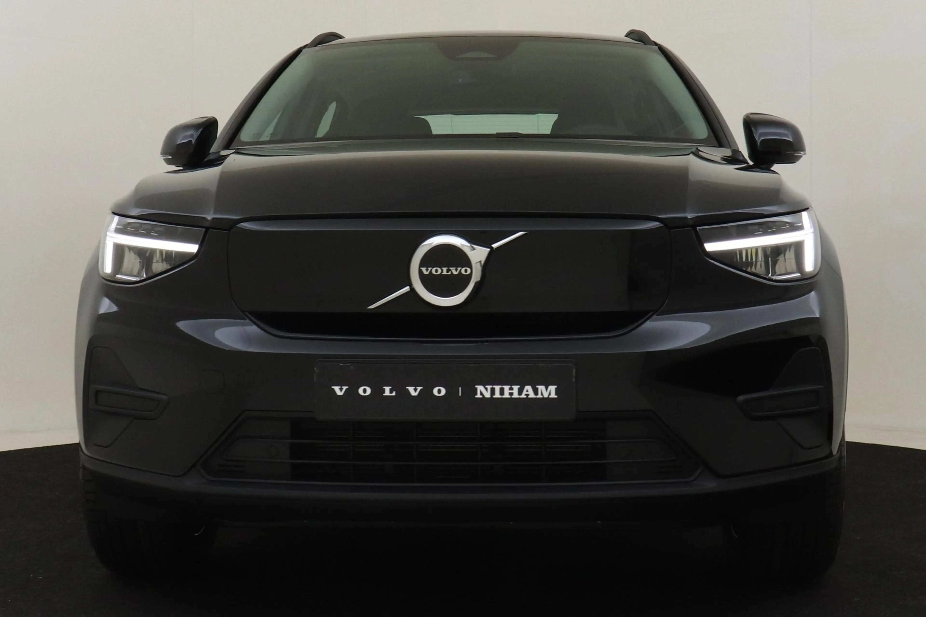 Volvo EX40 SINGLE MOTOR ESSENTIAL 70 kWh -CAMERA|CRUISE|METAL — photo 9