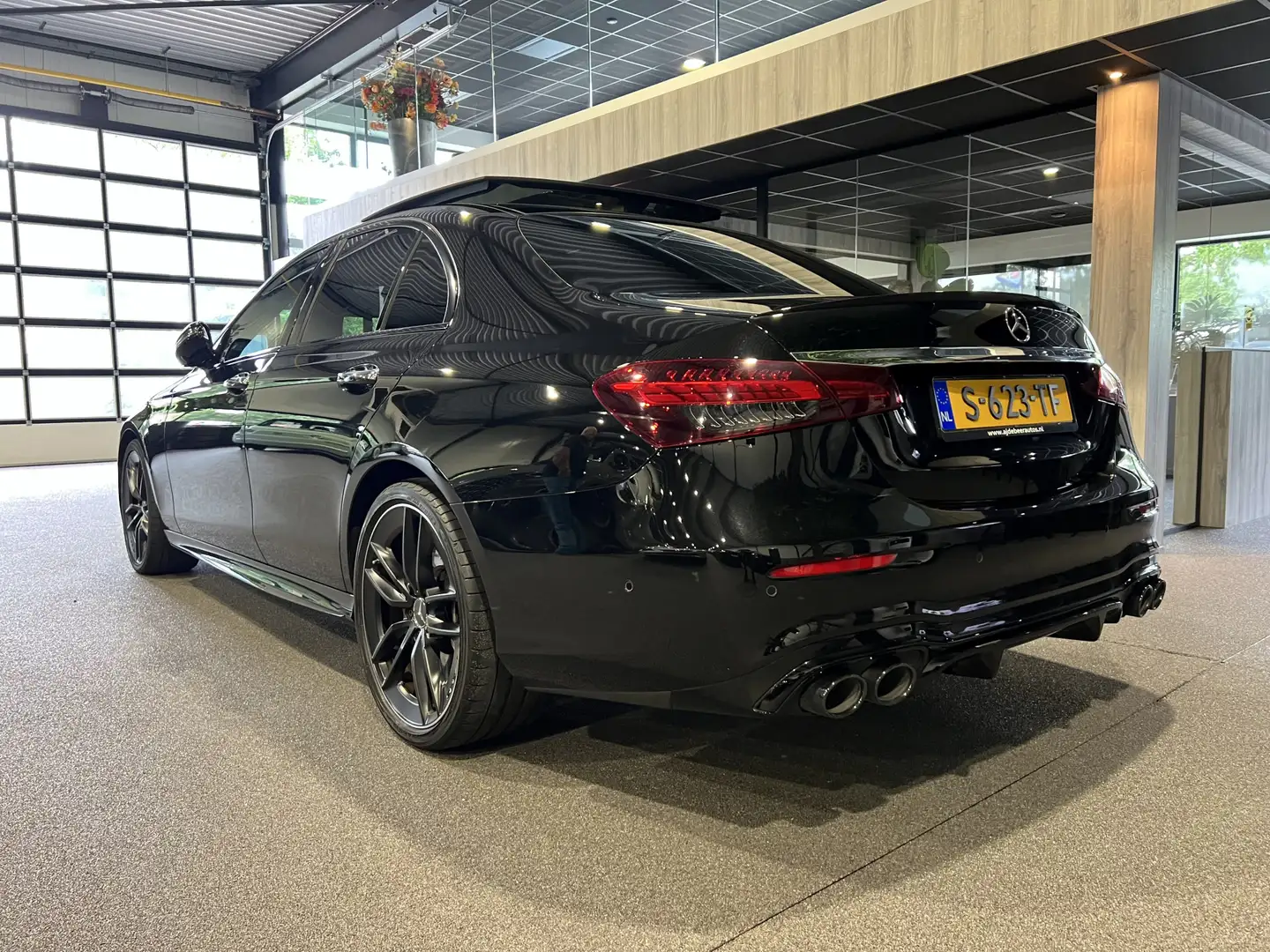 Mercedes-Benz E 53 AMG 4MATIC Panorama | Burmester | HUD | Trekhaak | Ful Noir - 2