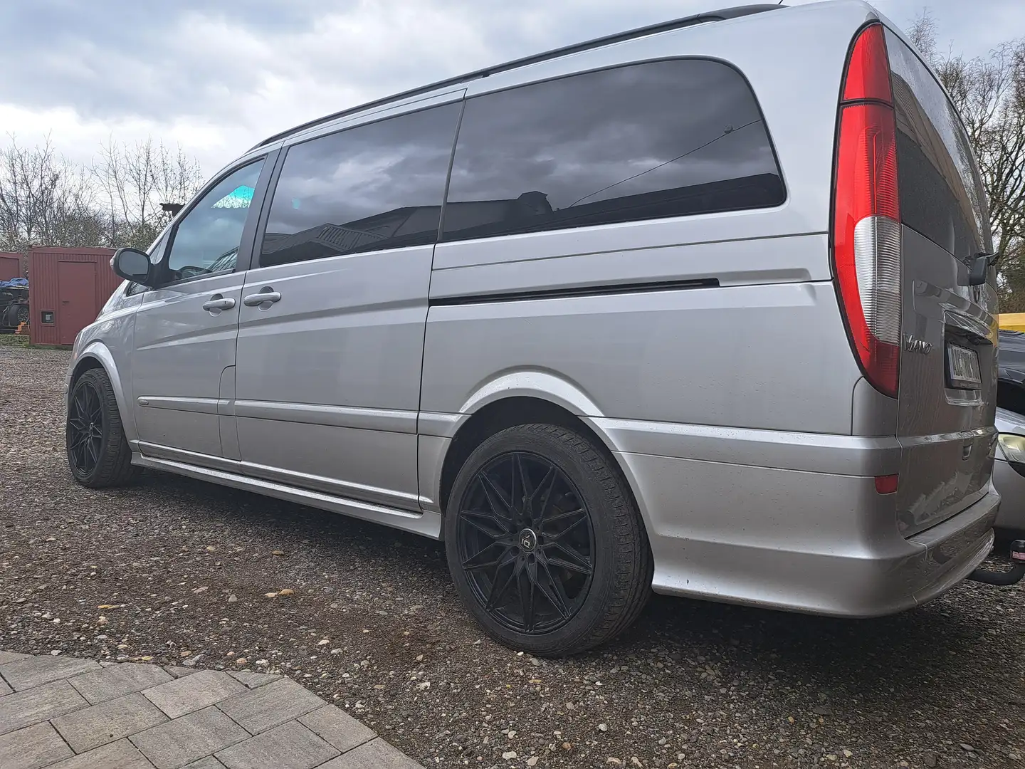 Mercedes-Benz Viano 3.0 CDI X-CLUSIVE lang (639.813) Silber - 2