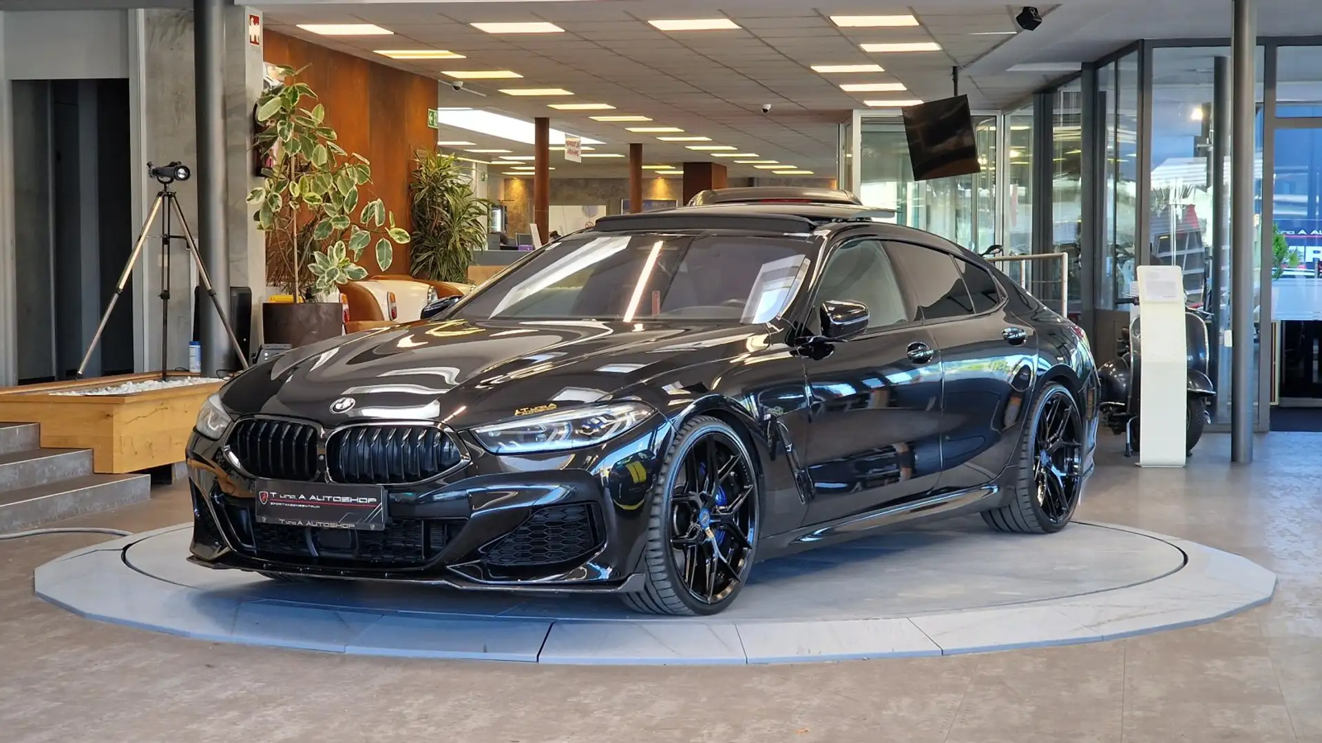 BMW 850 i xDrive M-Paket Grand Coupé Aut. *Head-up*Pano*B& Schwarz - 1