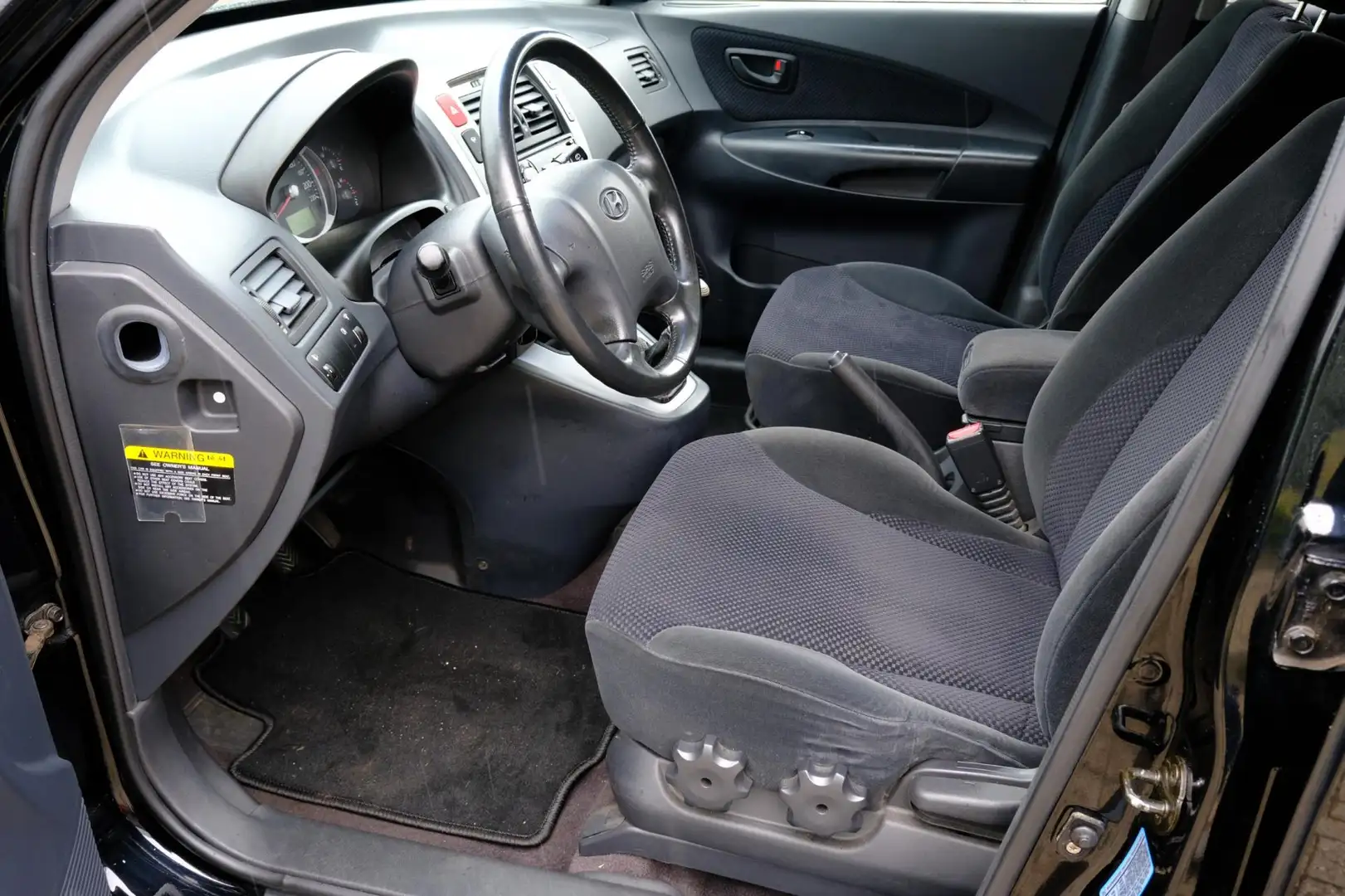 Hyundai TUCSON 2.0i Dynamic|Airco|LMV|Terkhaak Zwart - 2
