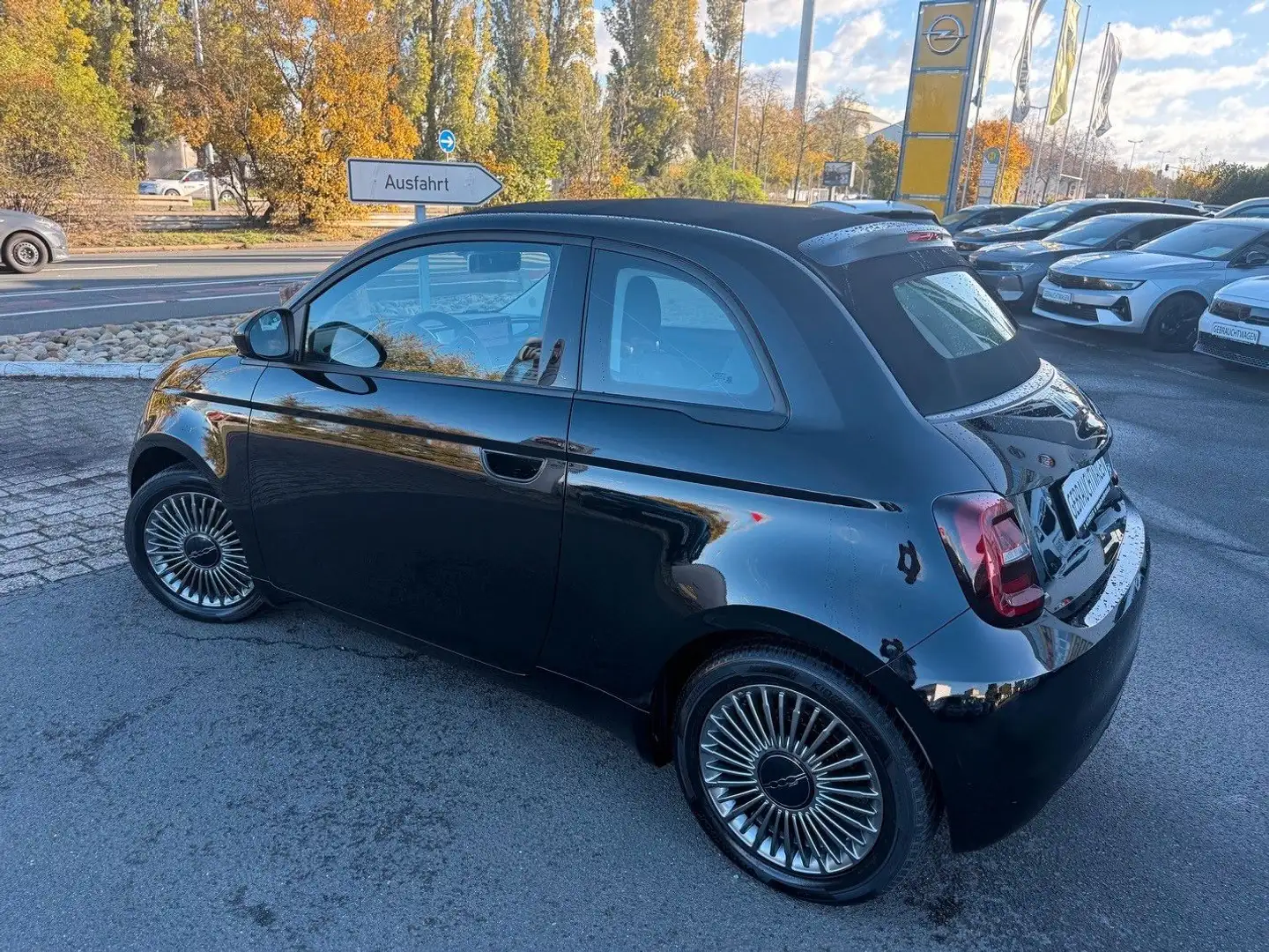 Fiat 500e Icon (118PS) NAVI, RFK, SHZ, LHZ Schwarz - 2