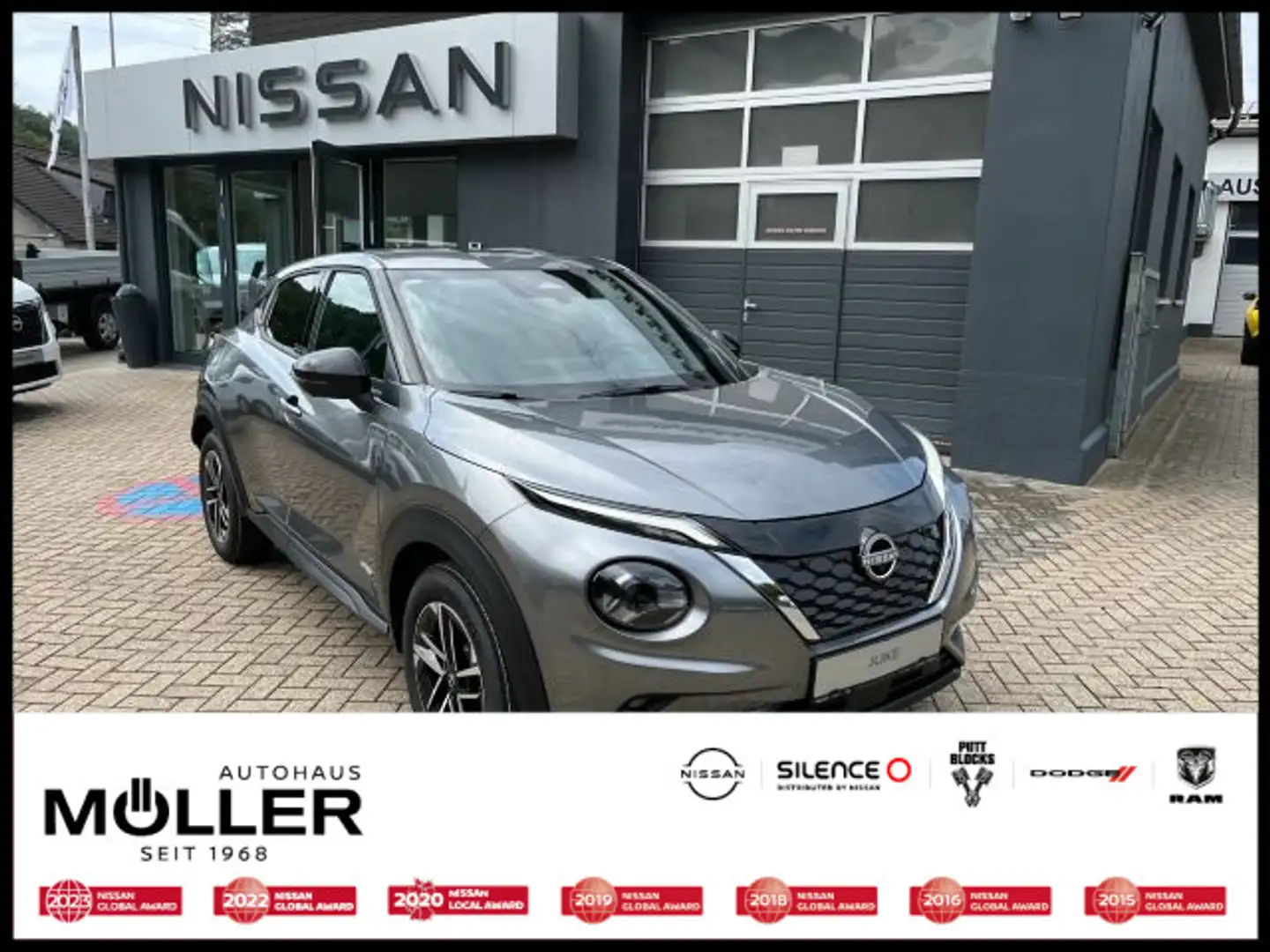 Nissan Juke 1.6 Hybrid N-Connecta Winterpaket Navi BFS Grijs - 1
