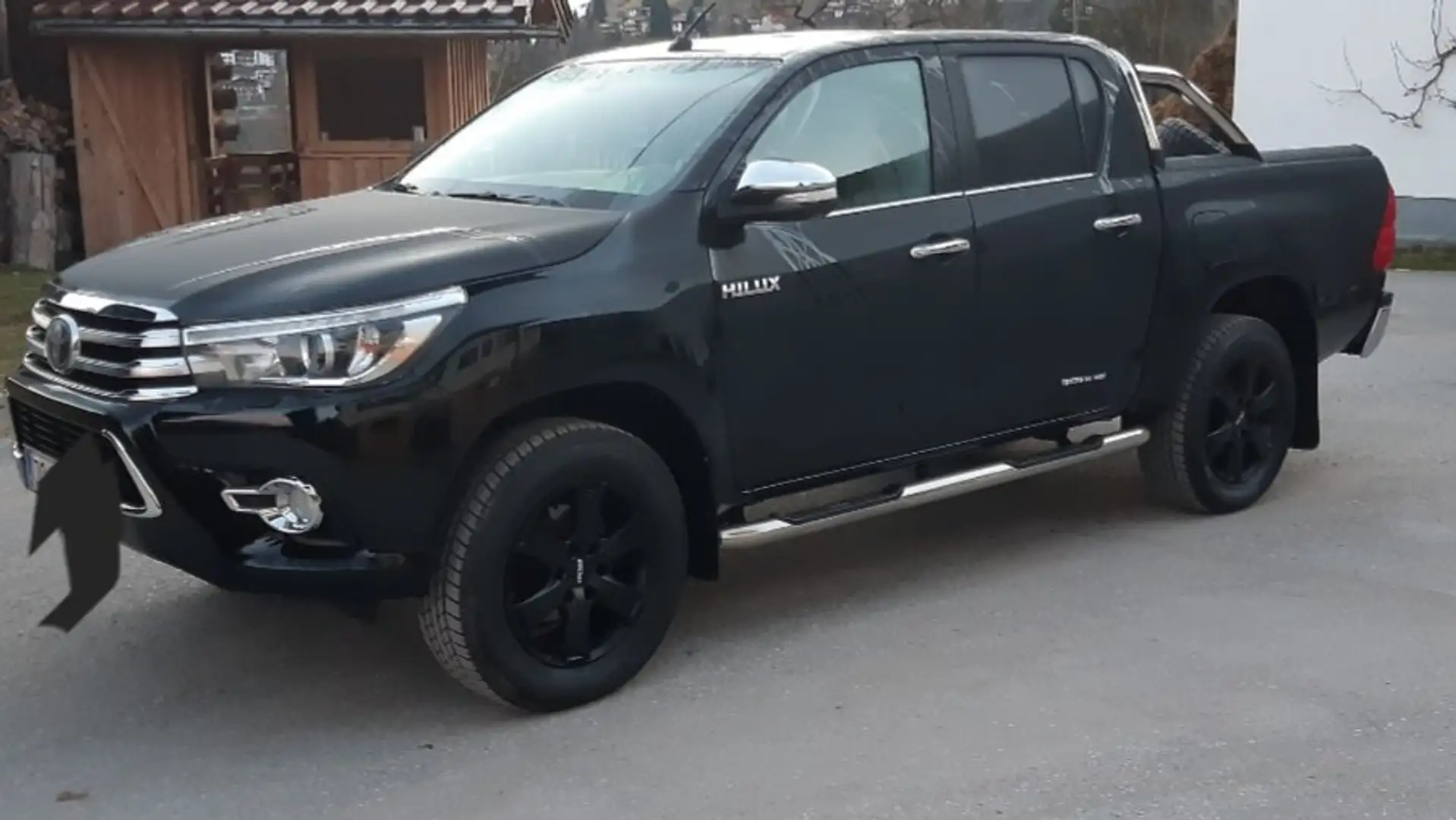 Toyota Hilux Delux Black - 1