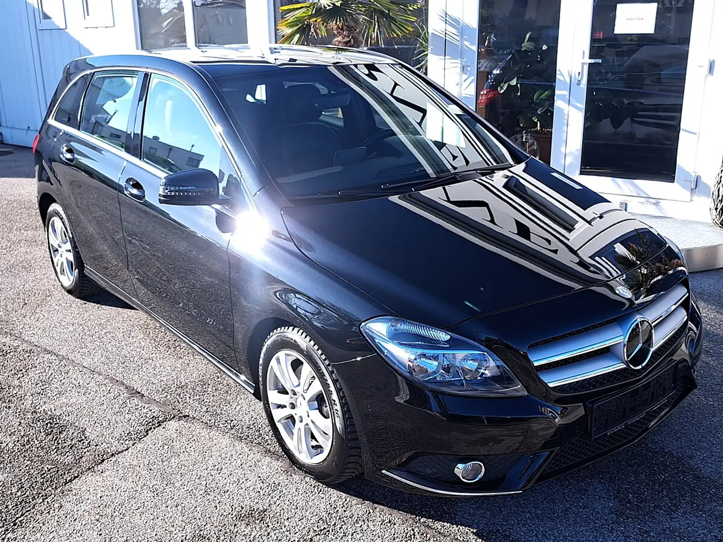 Mercedes-Benz B 180 STANDHEIZUNG Schwarz - 2
