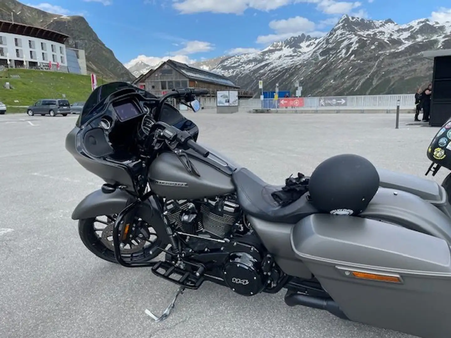 Harley-Davidson Road Glide Road Glide special 114, 5HD Gris - 2