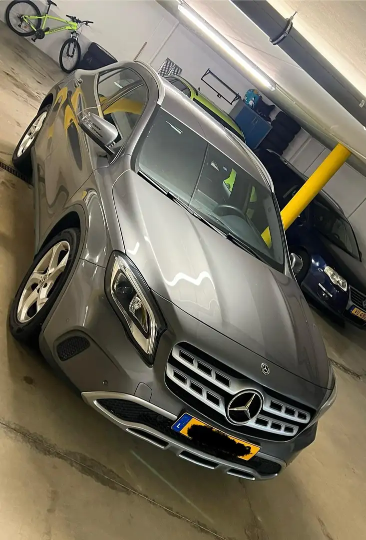 Mercedes-Benz GLA 200 GLA 200 d 4Matic 7G-DCT Gris - 2