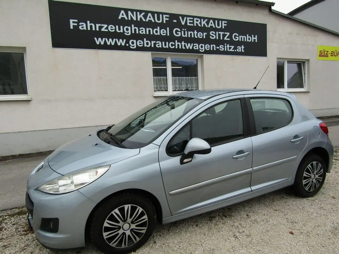 Peugeot 207 Access Blau - 1
