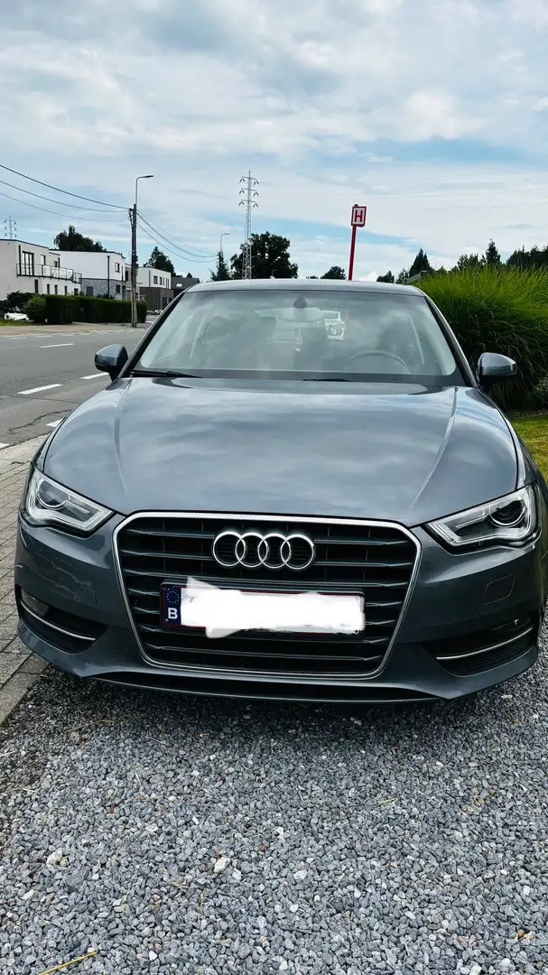 Audi A3 1.6 TDi Grijs - 1