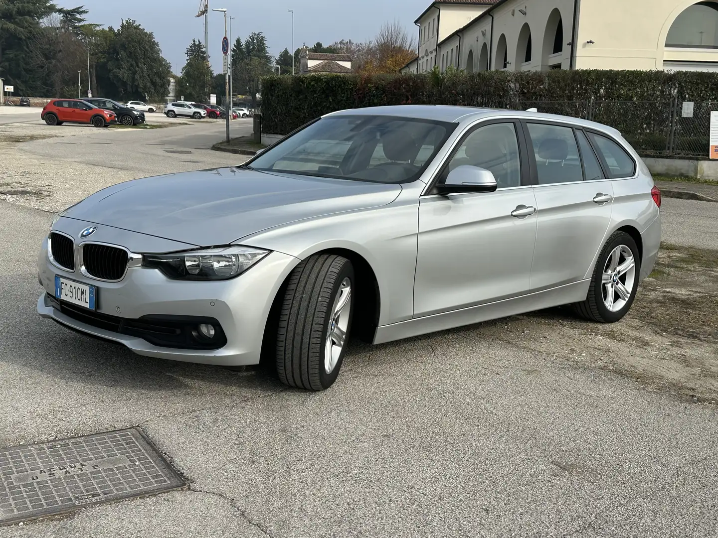 BMW 318 318d Touring Luxury auto - 1
