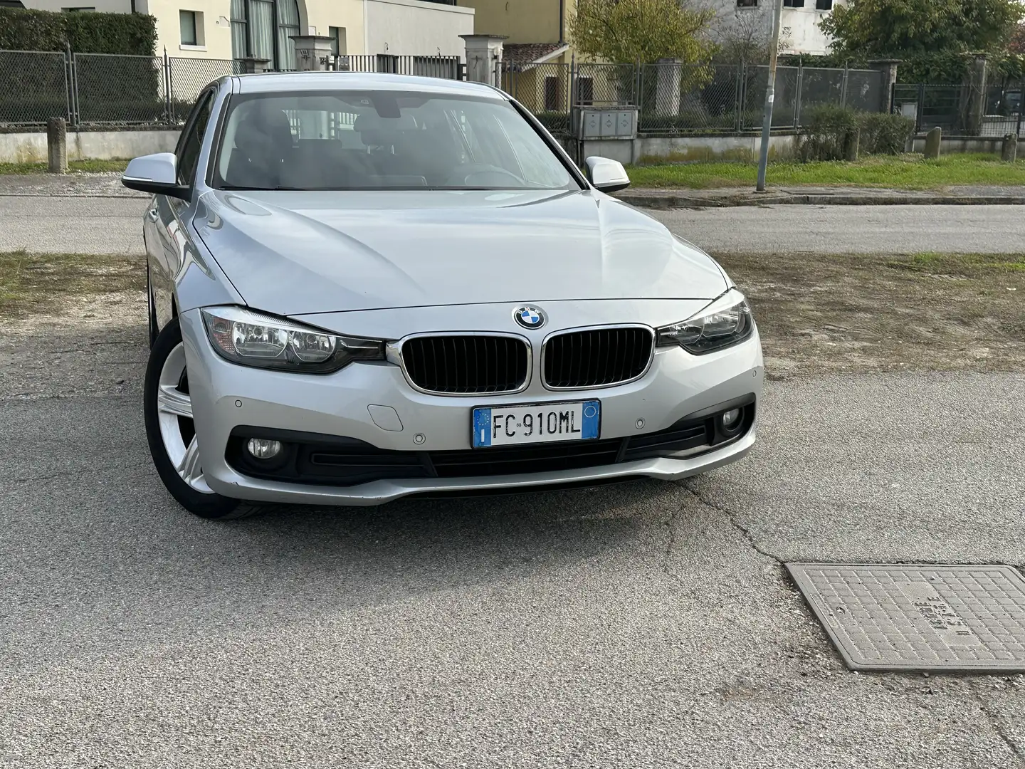 BMW 318 318d Touring Luxury auto - 2