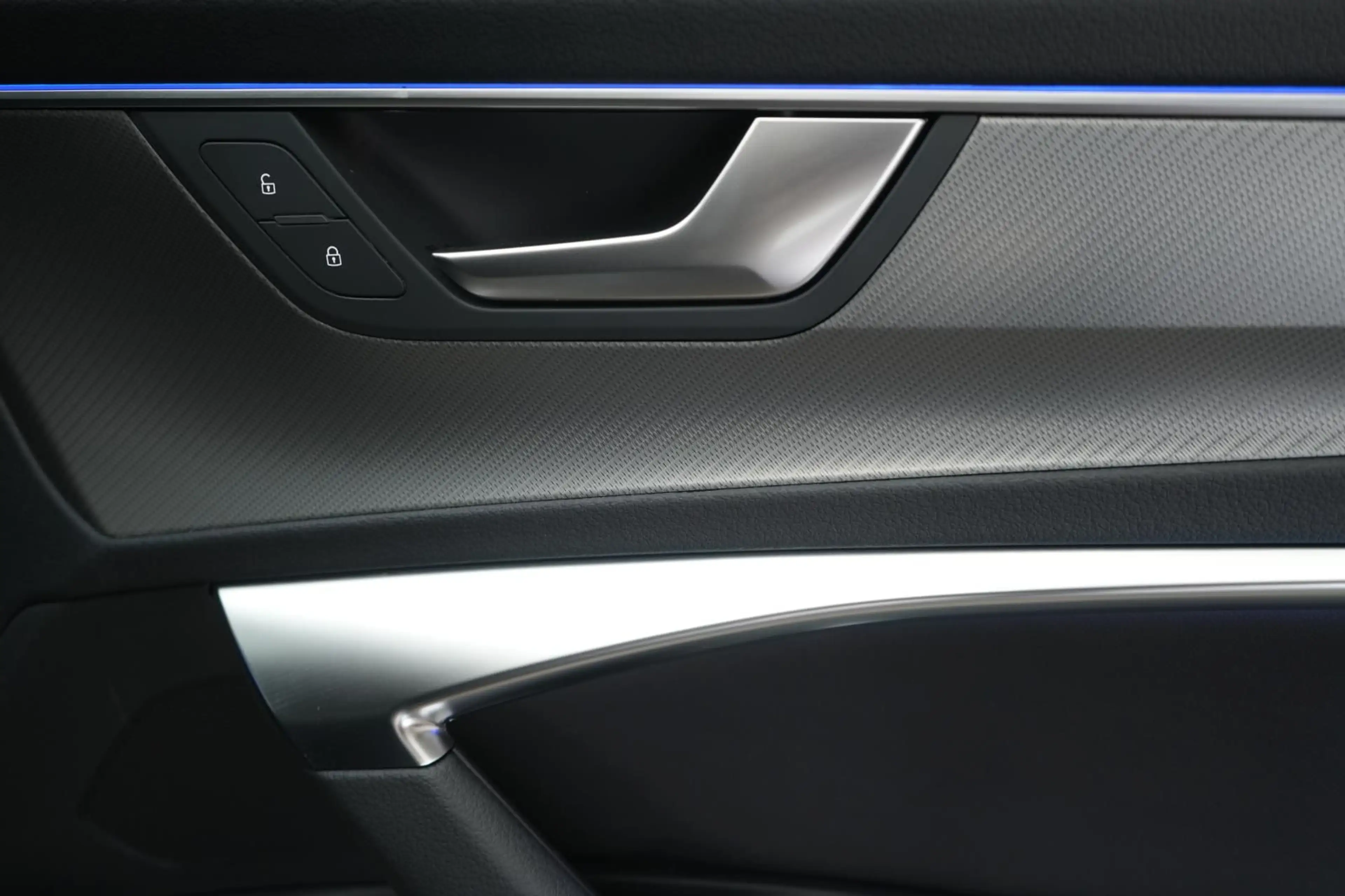 Audi A6 Avant 40 TDI quattro S tronic S line — photo 10