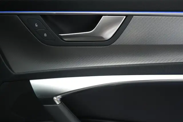 Audi A6 view 10