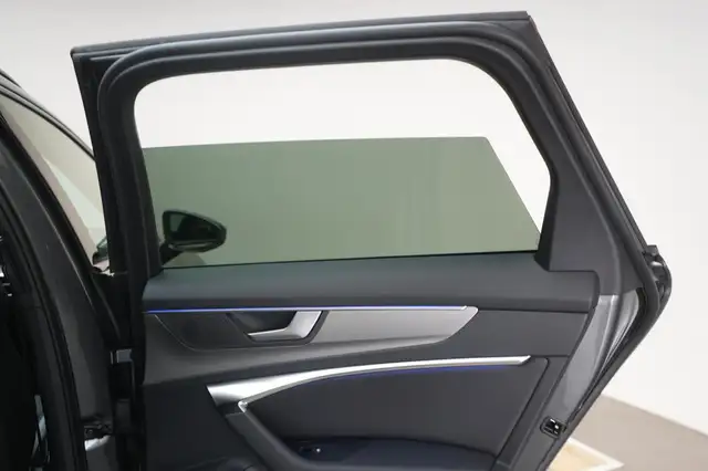 Audi A6 view 14