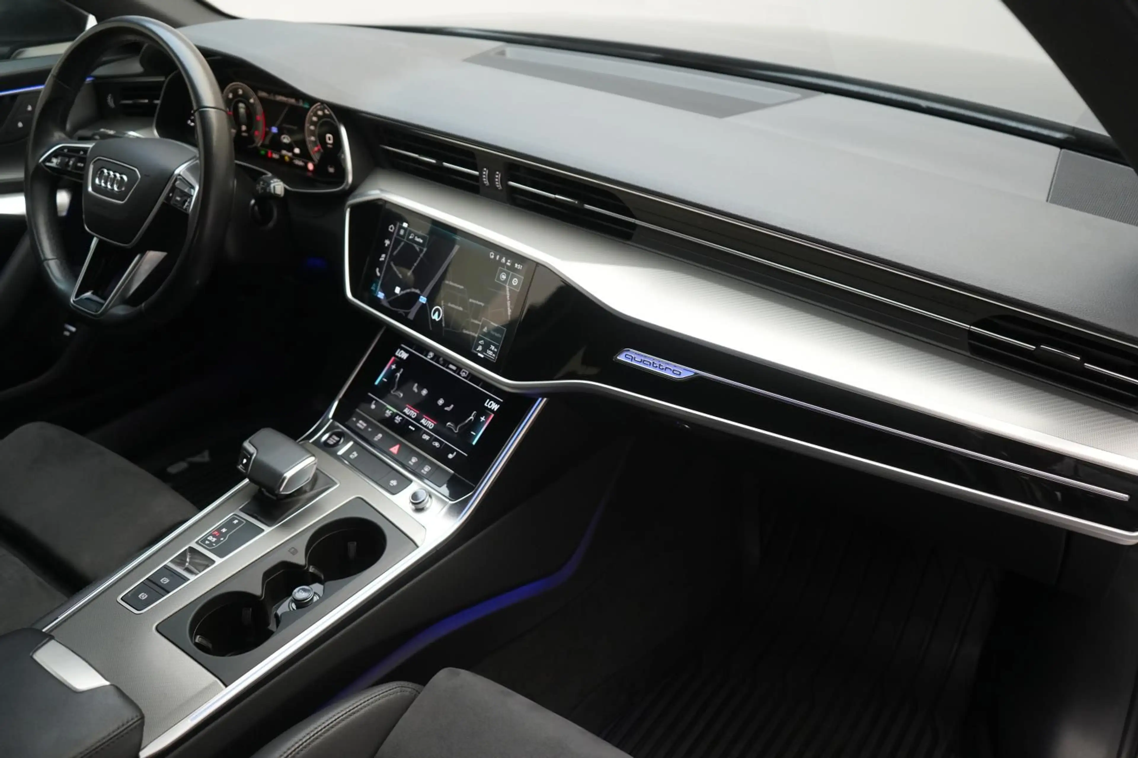 Audi A6 Avant 40 TDI quattro S tronic S line — photo 8