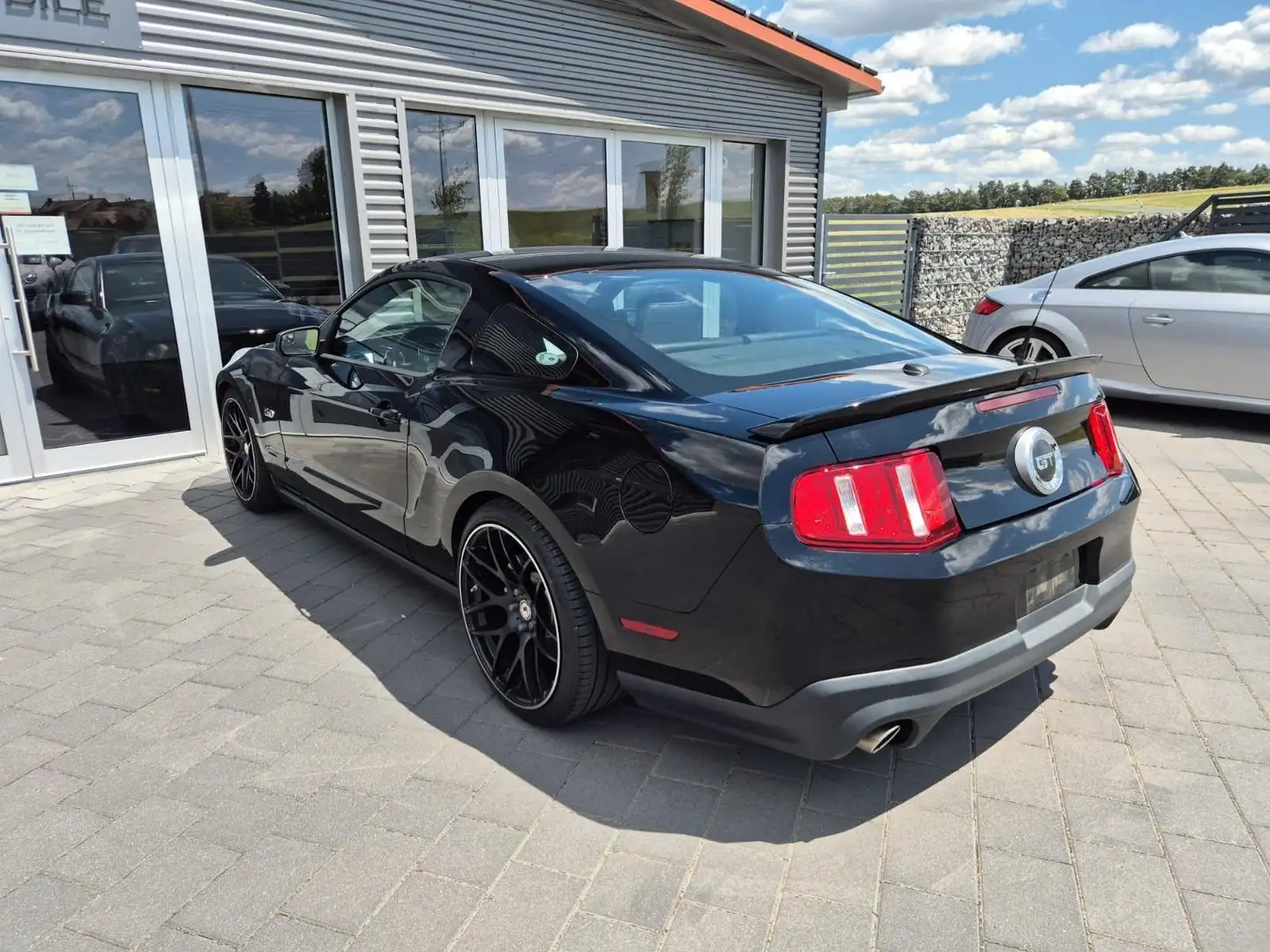 Ford Mustang GT 5l .V8 .88000km. b.manuel. Noir - 2