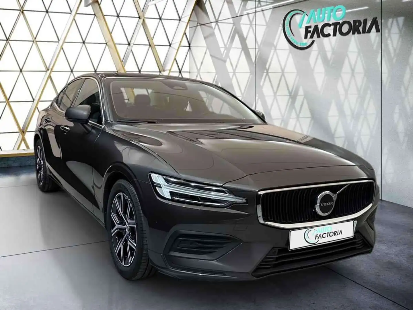 Volvo S60 -40% B4 MHEV 197cv BVA +GPS+CAM+LED+CLIM+Options Gris - 2
