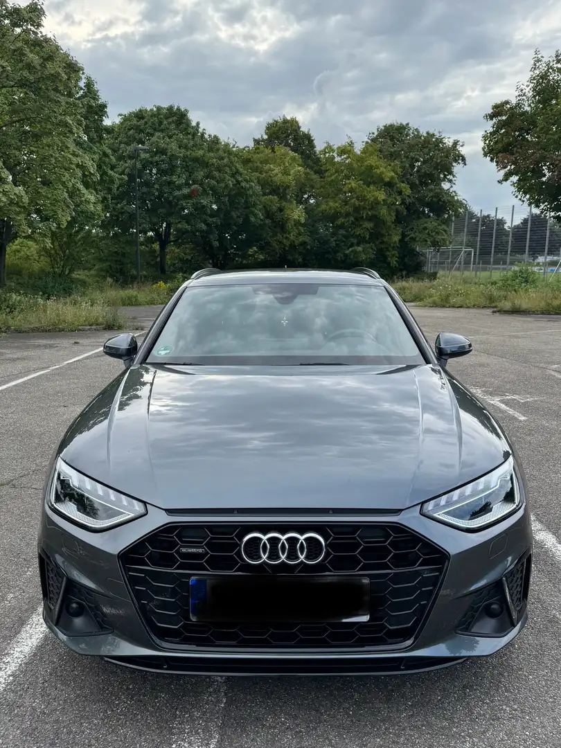 Audi A4 Avant 40 TDI quattro S tronic line Grau - 1