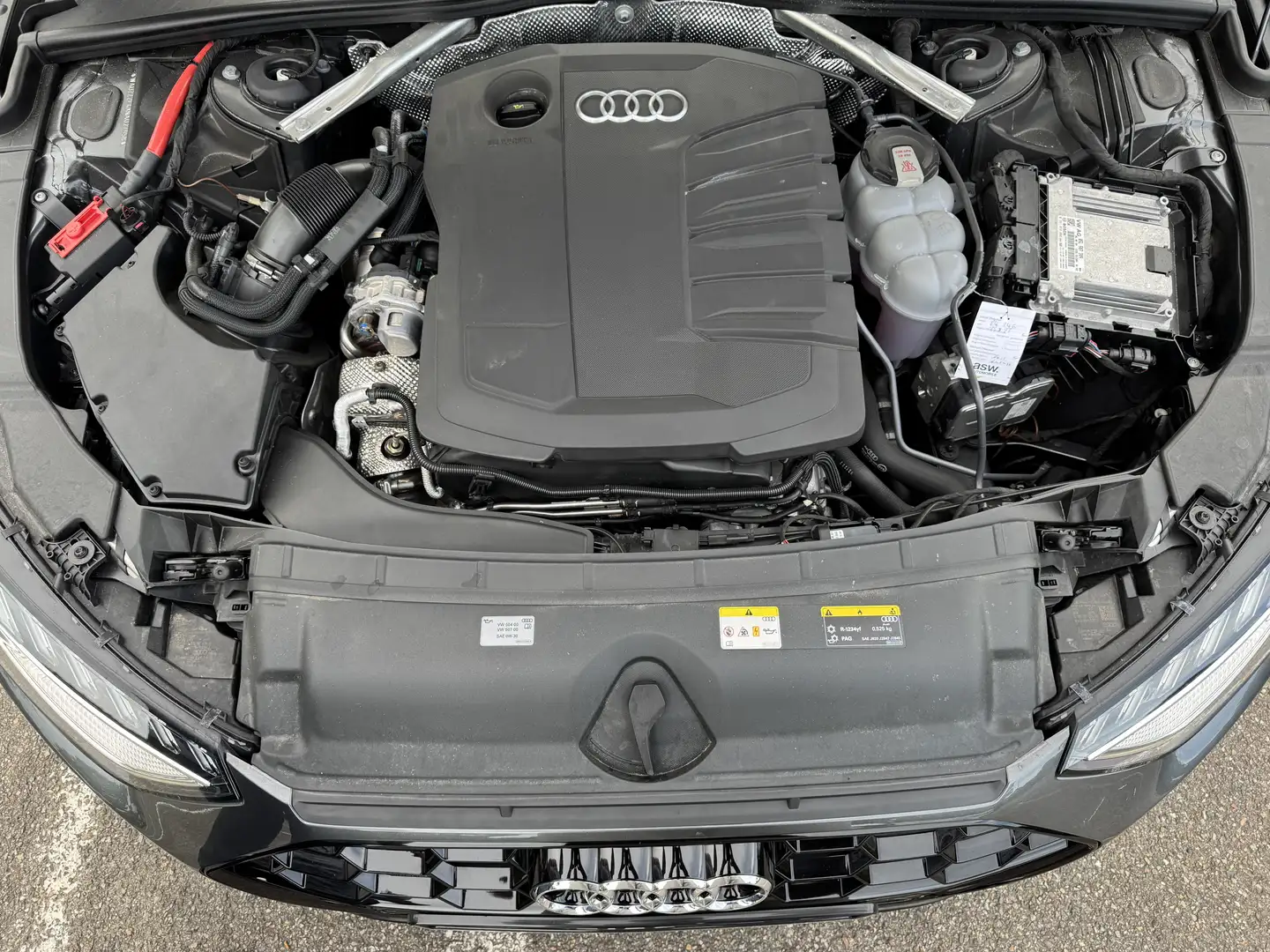 Audi A4 Avant 40 TDI quattro S tronic line Grau - 2