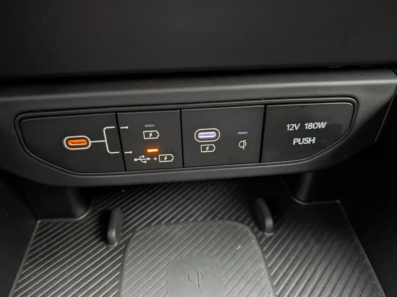 Kia K4 снимка Kia K4