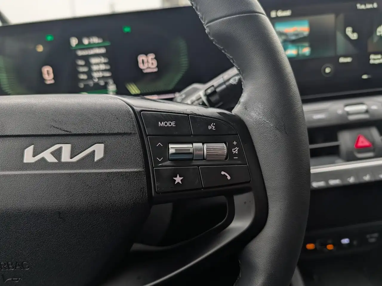 Kia K4 снимка Kia K4