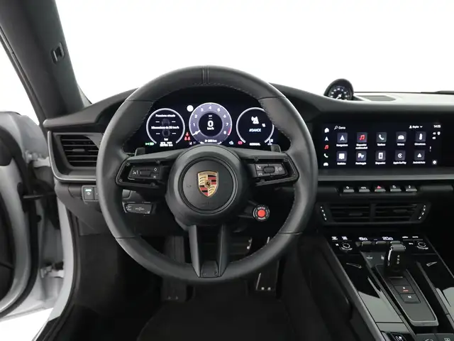 Porsche 911 view 8