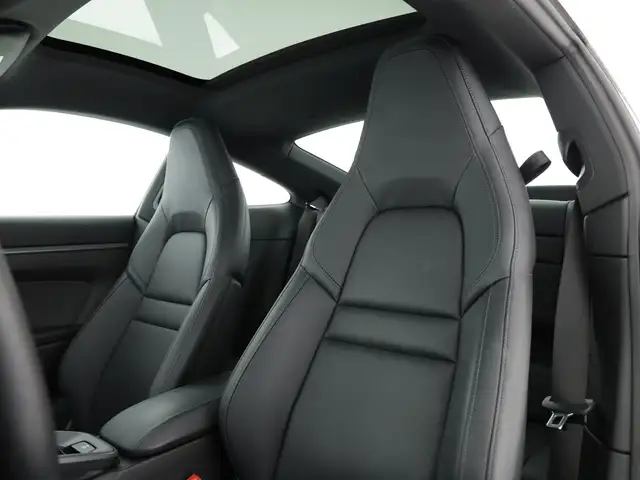 Porsche 911 view 9