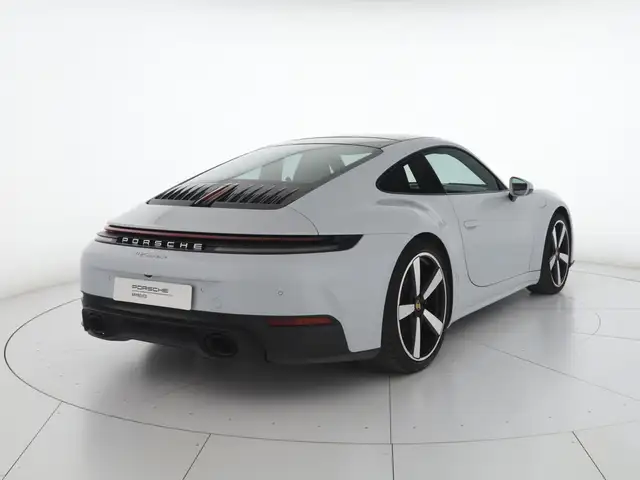 Porsche 911 view 2
