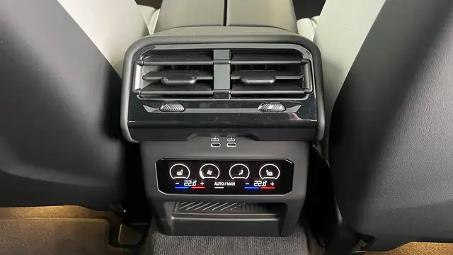 BMW M5 Ansicht 11