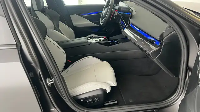 BMW M5 Ansicht 5