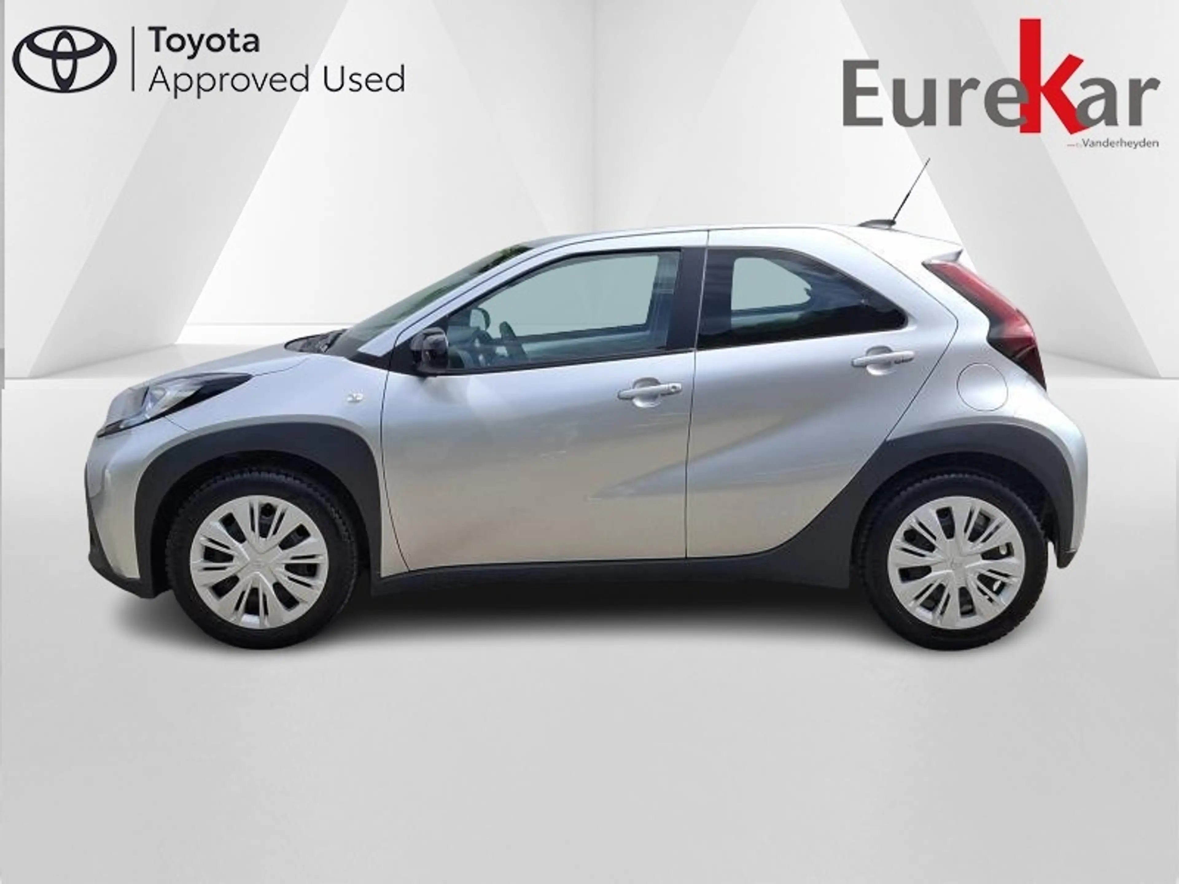 Toyota Aygo X PLAY — photo 2