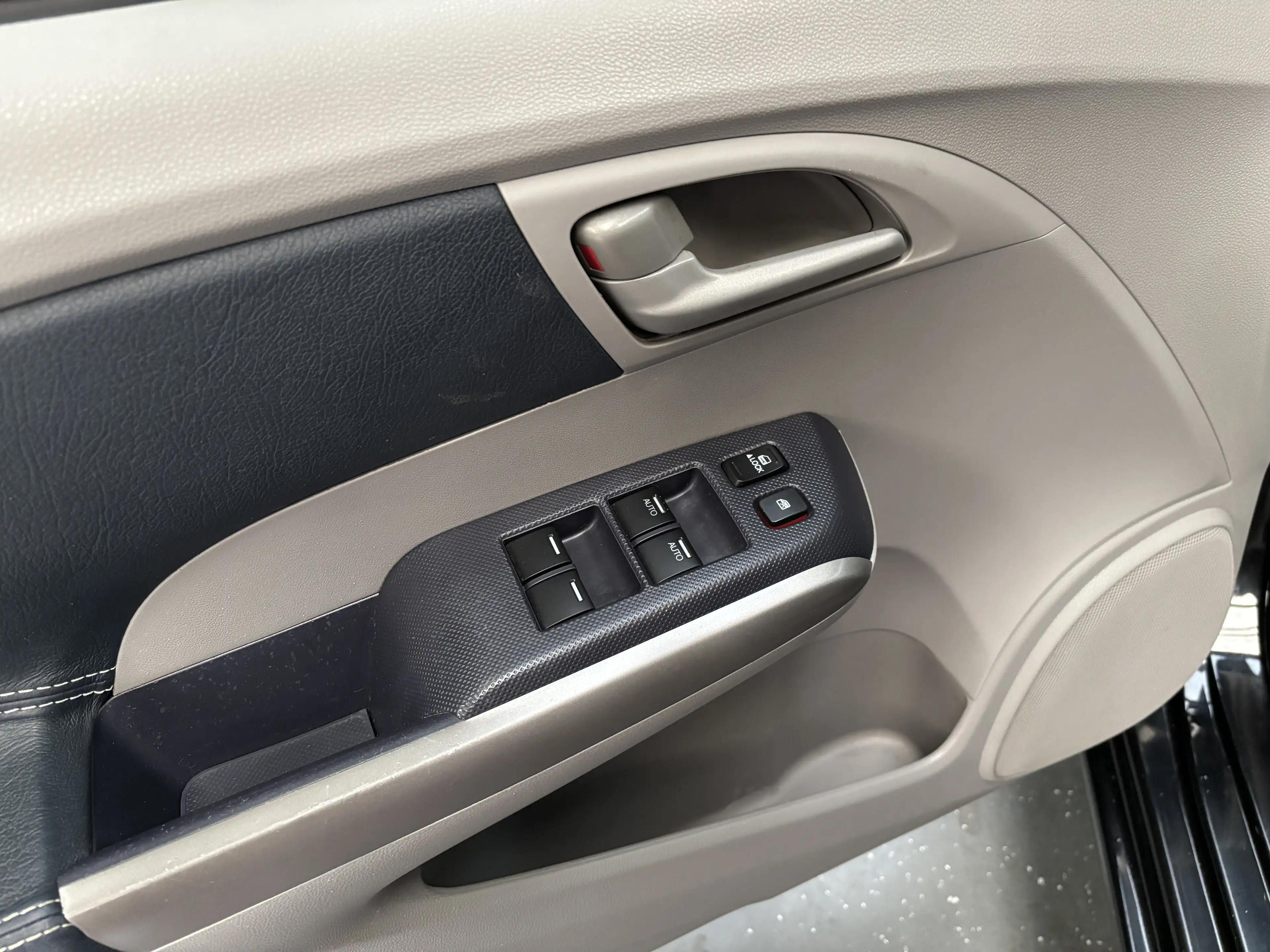 Honda Insight 1.3 Elegance Automaat! NAP! | Leer | Airco | Stoel — photo 22