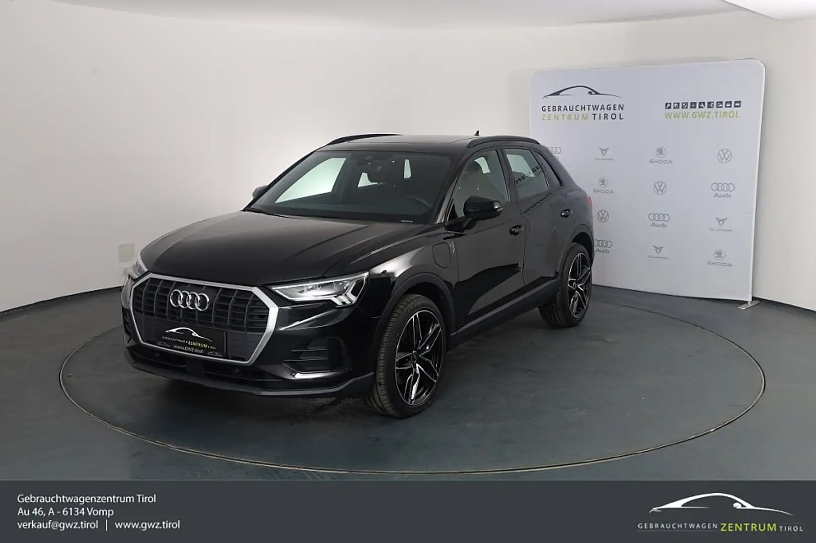 Audi Q3 45 TFSI e S-tronic VIRTUAL PANO LED SOUND Schwarz - 1