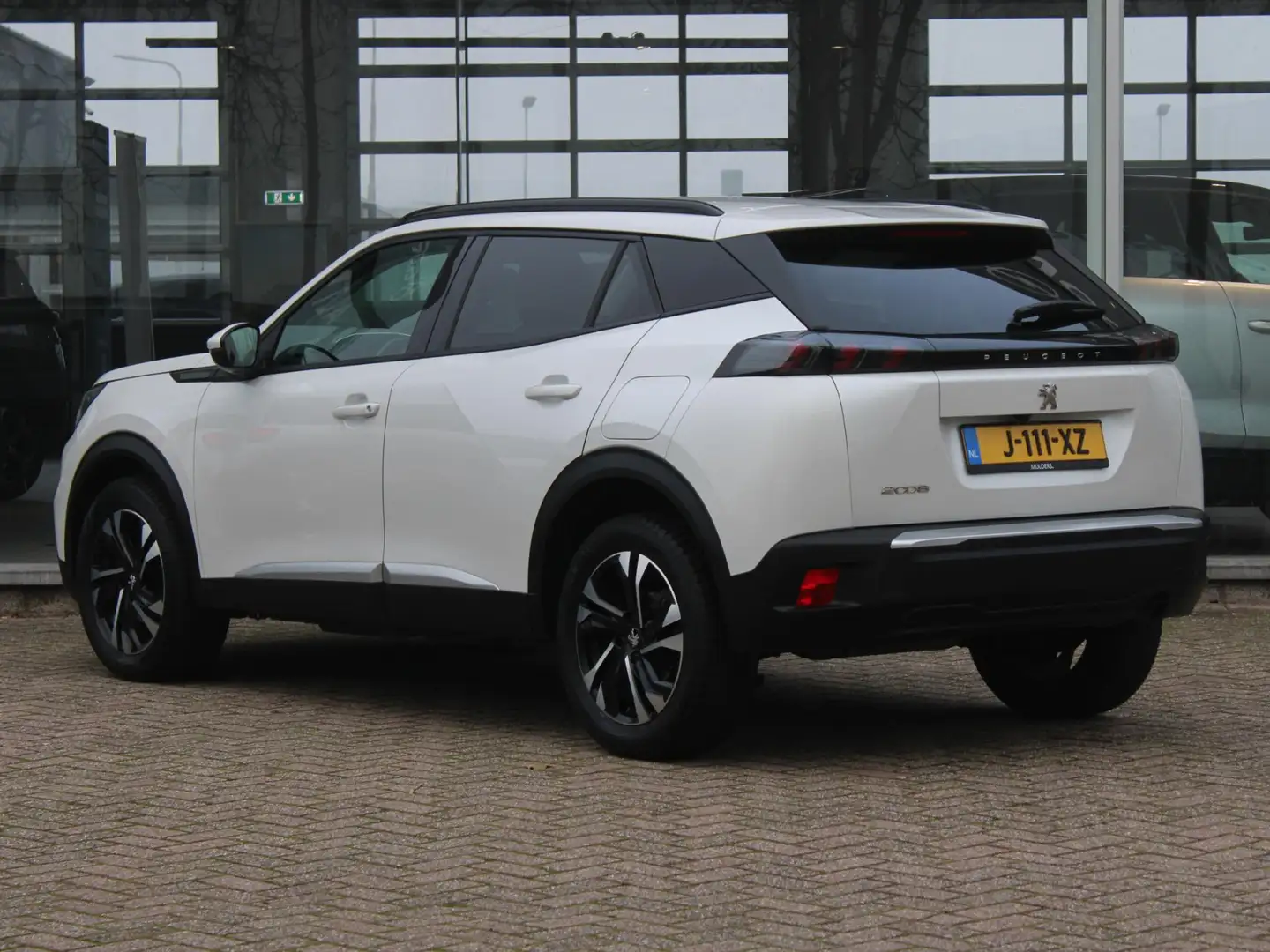 Peugeot 2008 1.2 PT Blue Lease Allure | Camera / Navi / Climate Blanco - 2