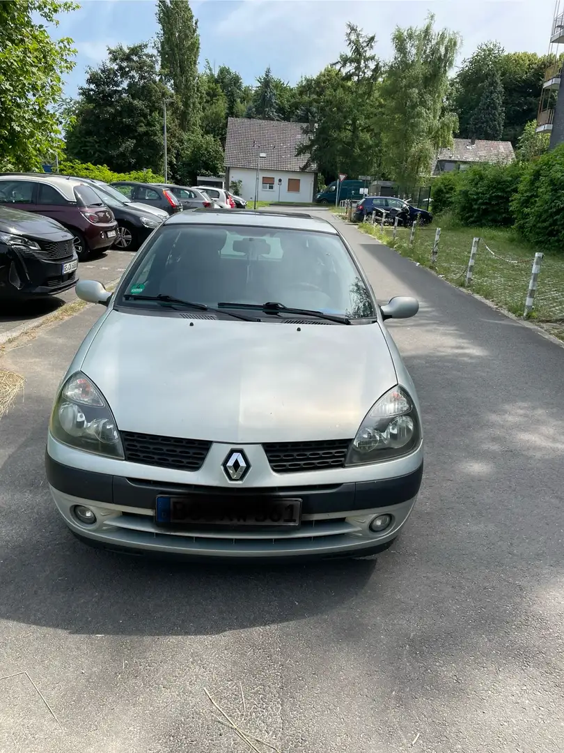 Renault Clio 1.2 16V Authentique - 1