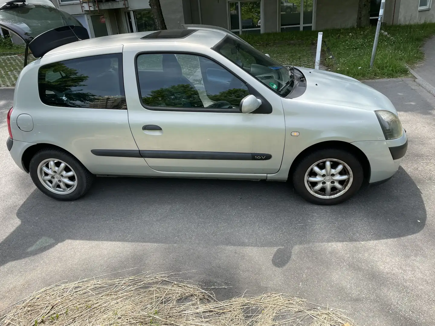 Renault Clio 1.2 16V Authentique - 2