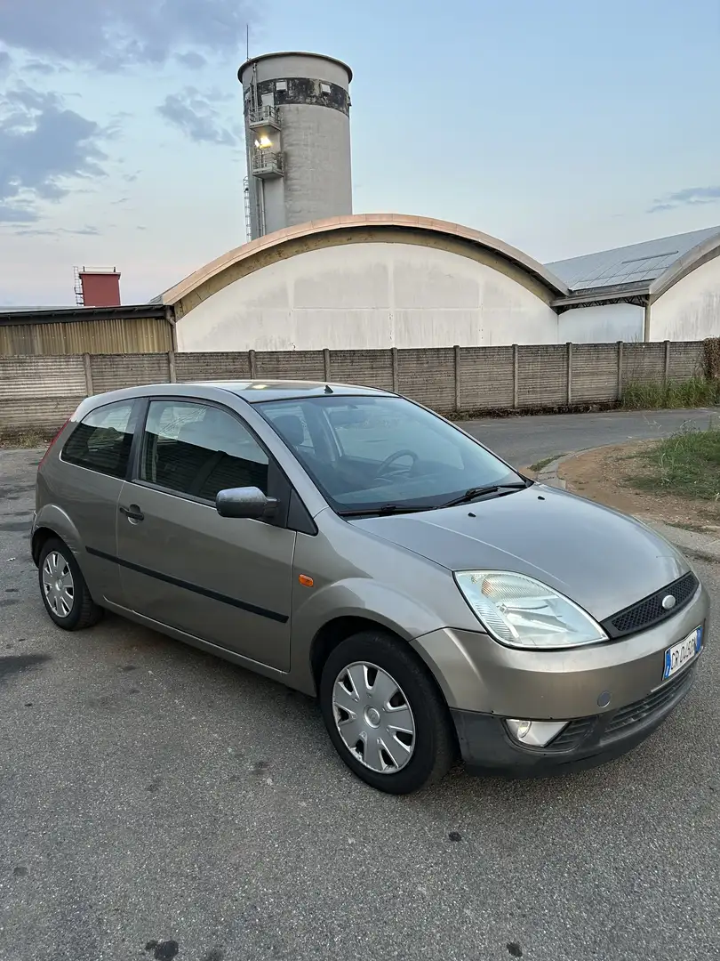 Ford Fiesta 3p 1.2 16v Zetec - 1