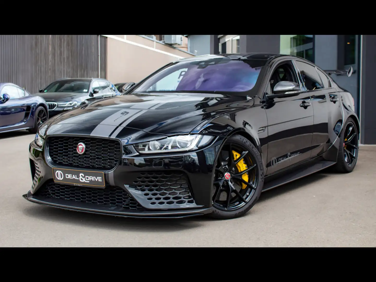 Jaguar XE SV PROJECT 8 TRACK PACK AWD 1/300°KERAMIK°CARBON Noir - 1
