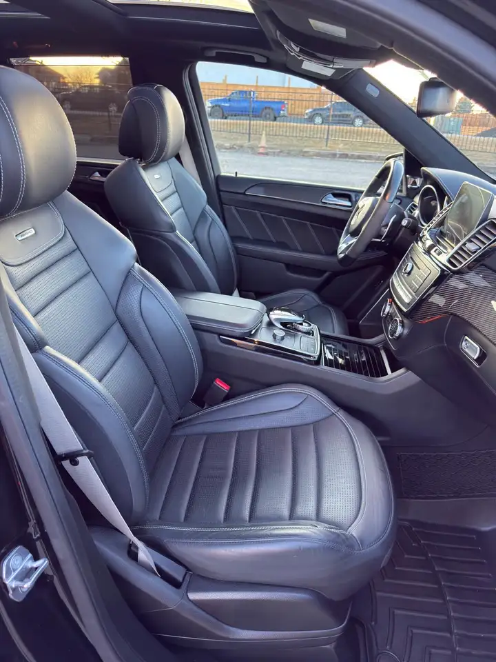 Mercedes-Benz GLE снимка Mercedes-Benz GLE